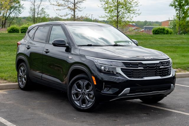 Used 2025 Kia Seltos LX AWD/4WD image 6