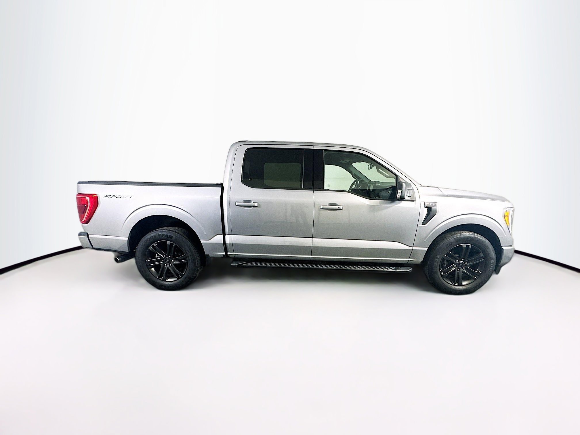 Used 2022 Ford F150 XLT w/ Equipment Group 302A High RWD image 10