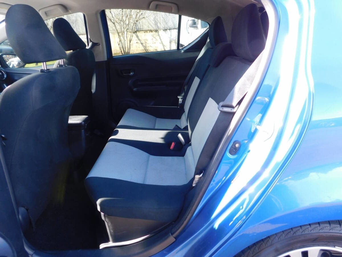 Used 2015 Toyota Prius C Three image 5