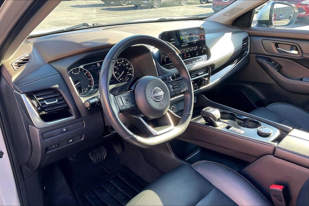 Used 2022 Nissan Rogue SL w/ SL Premium Package image 13