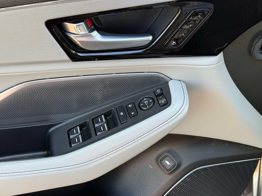 Certified 2025 Acura MDX w/ Technology Package AWD/4WD image 11