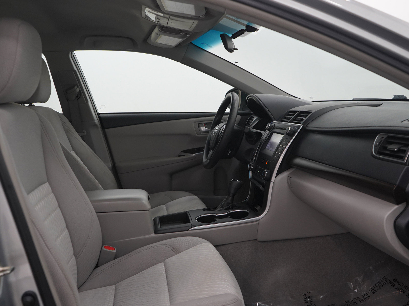 Used 2016 Toyota Camry LE FWD image 11