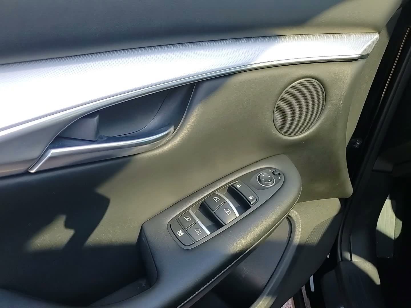 Used 2019 INFINITI QX50 Luxe w/ Cargo Package image 20