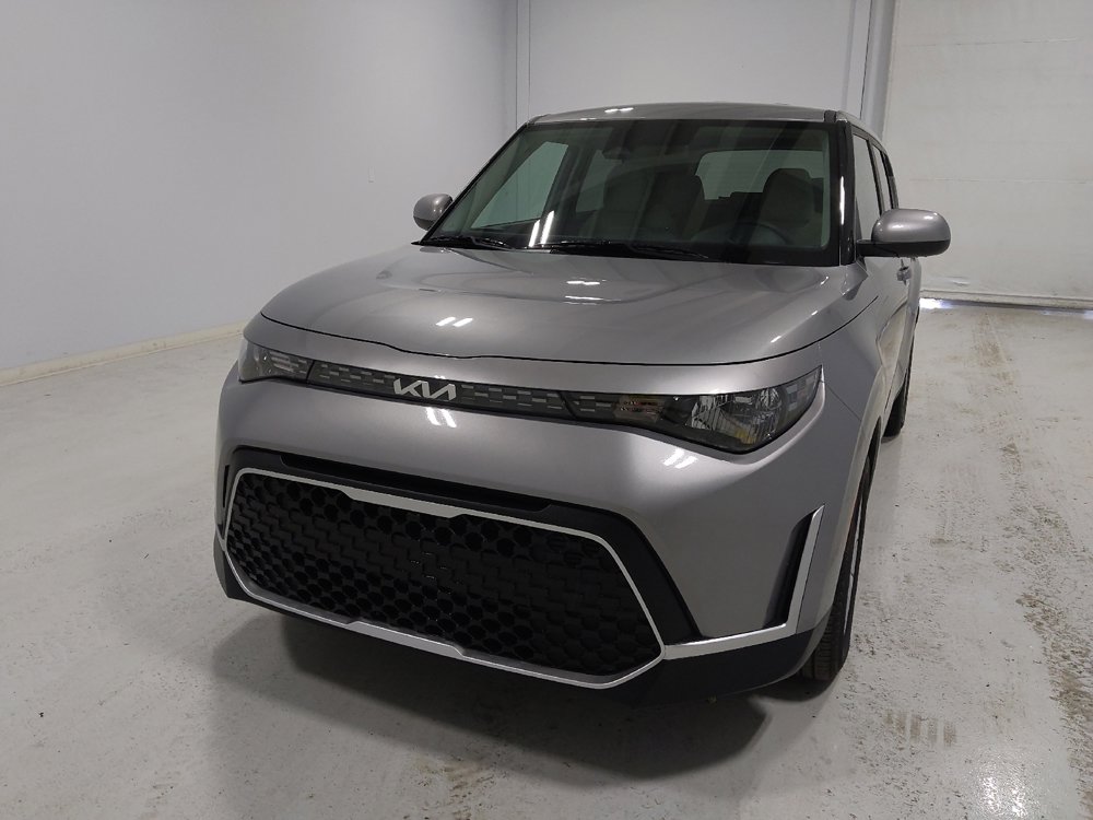 Used 2025 Kia Soul LX image 15