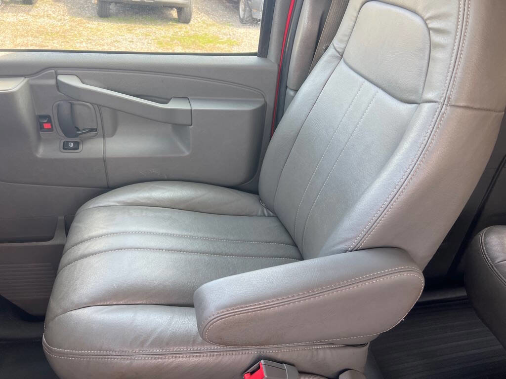 Used 2016 Chevrolet Express 3500 LS image 13