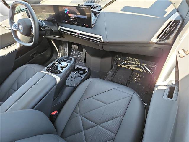 Used 2024 BMW iX xDrive50 w/ Sport Package AWD/4WD image 22