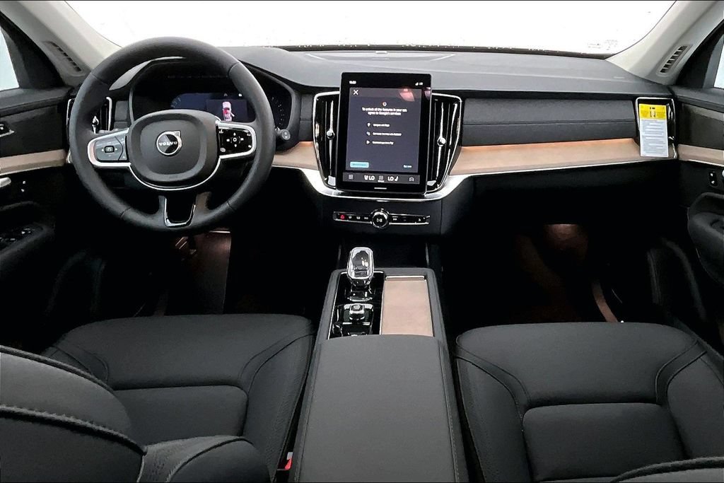 New 2026 Volvo XC90 B5 Plus AWD/4WD image 7