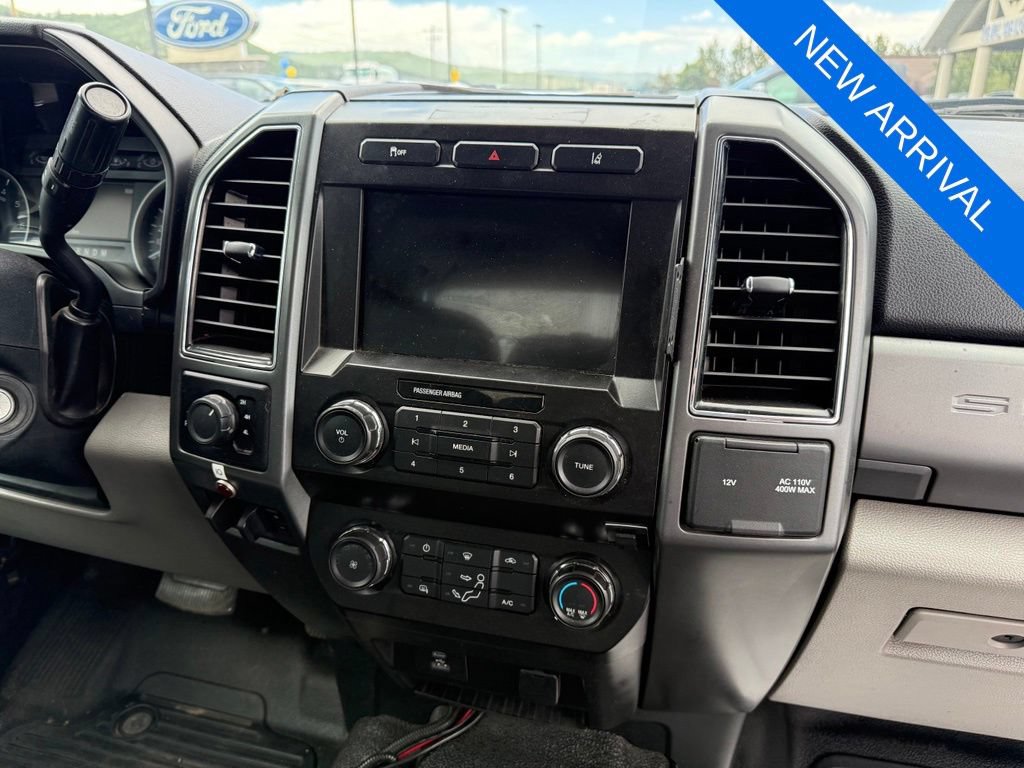 Used 2020 Ford F350 XLT w/ Camper Package AWD/4WD image 15