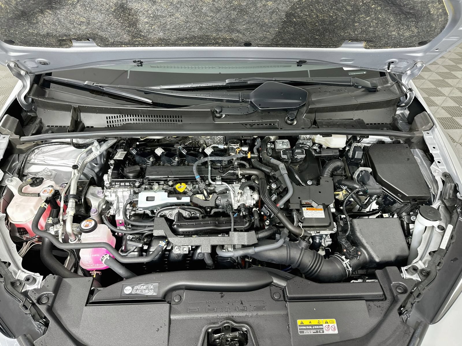 Used 2025 Toyota Prius Limited AWD/4WD image 28