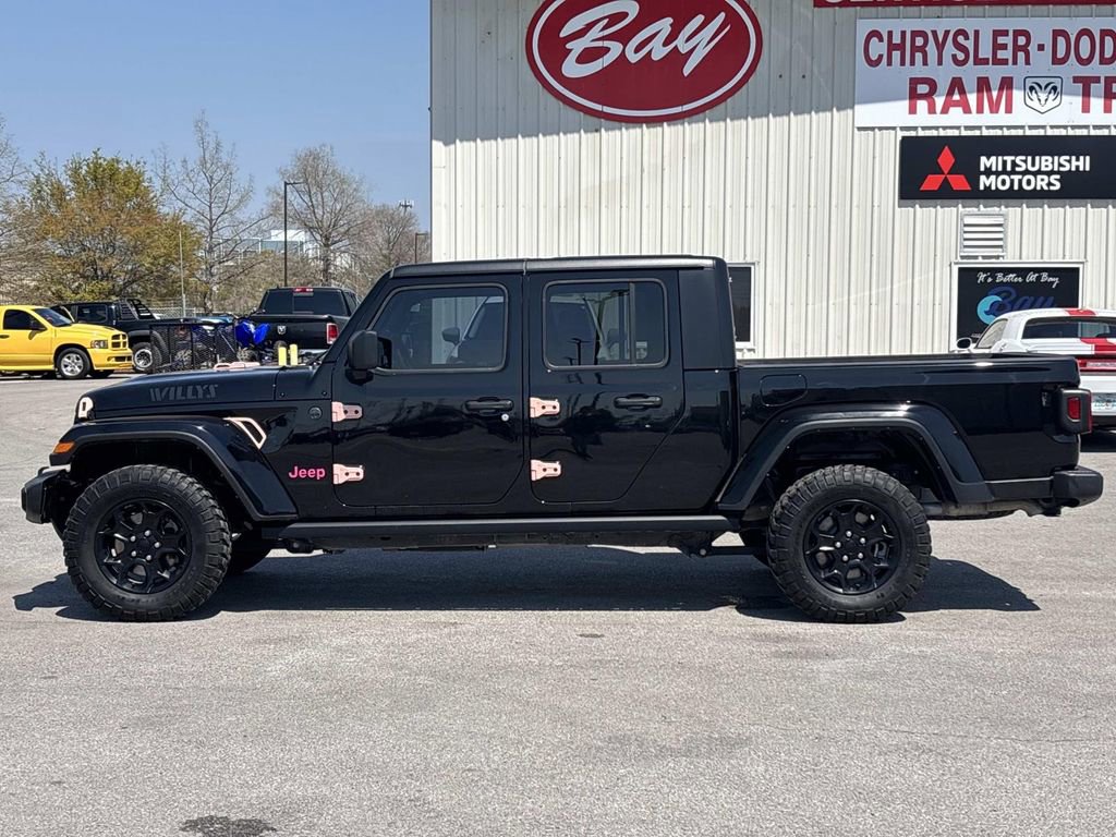 Used 2023 Jeep Gladiator Willys image 2