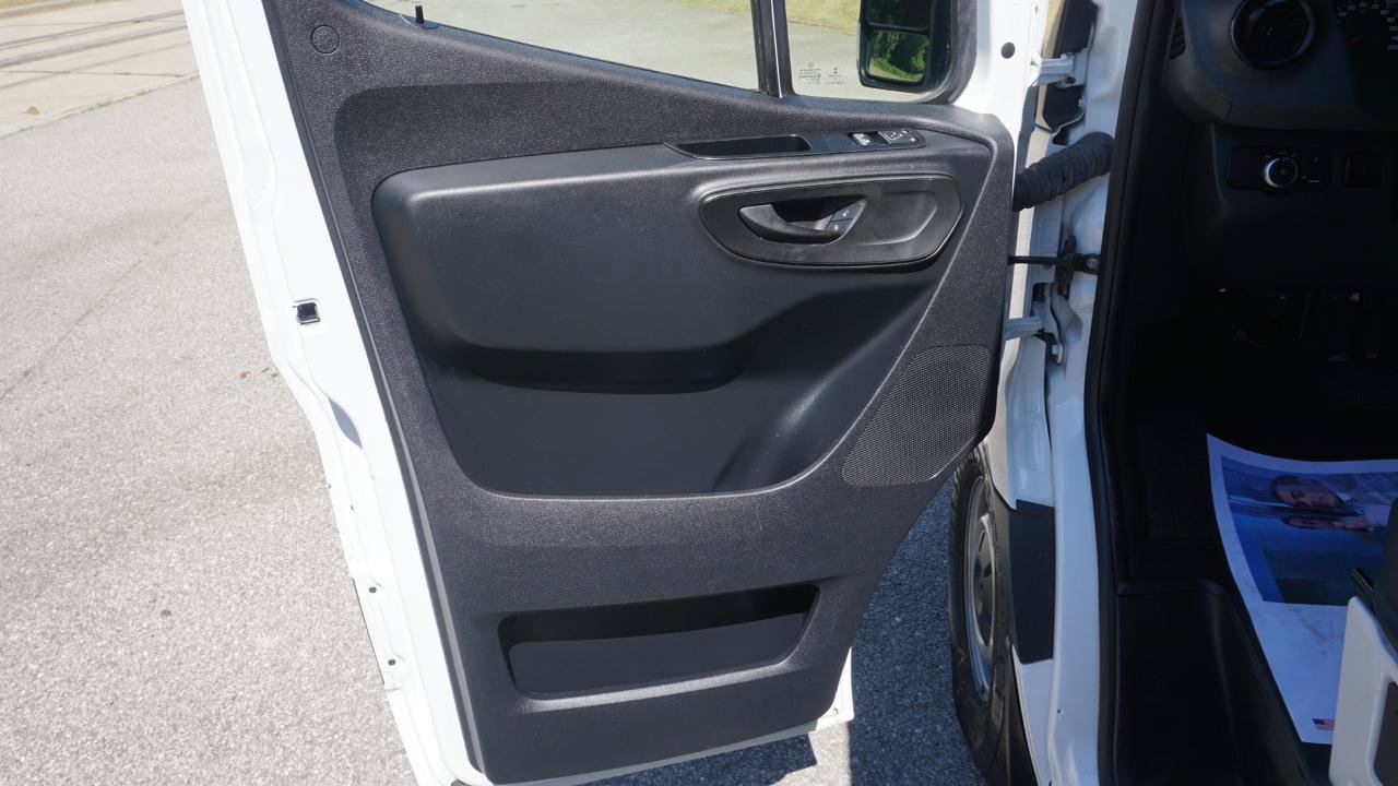 Used 2022 Mercedes-Benz Sprinter 2500 image 17
