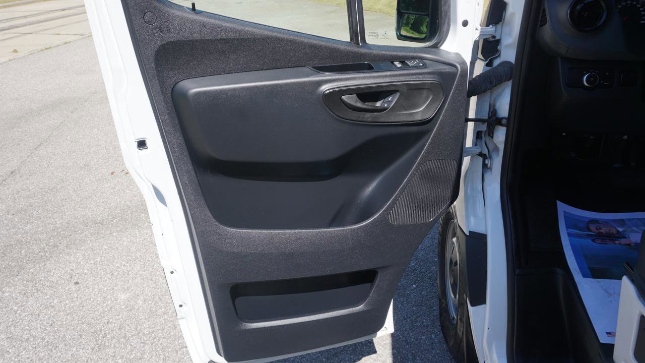 Used 2022 Mercedes-Benz Sprinter 2500 image 17