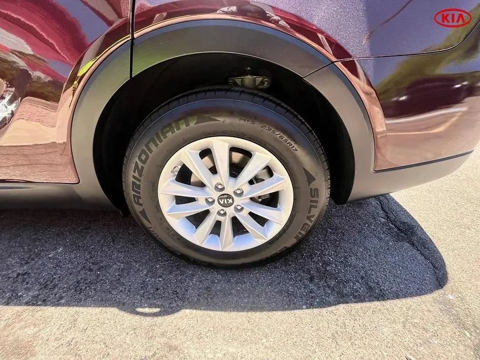 Used 2019 Kia Sorento FWD V6 image 21