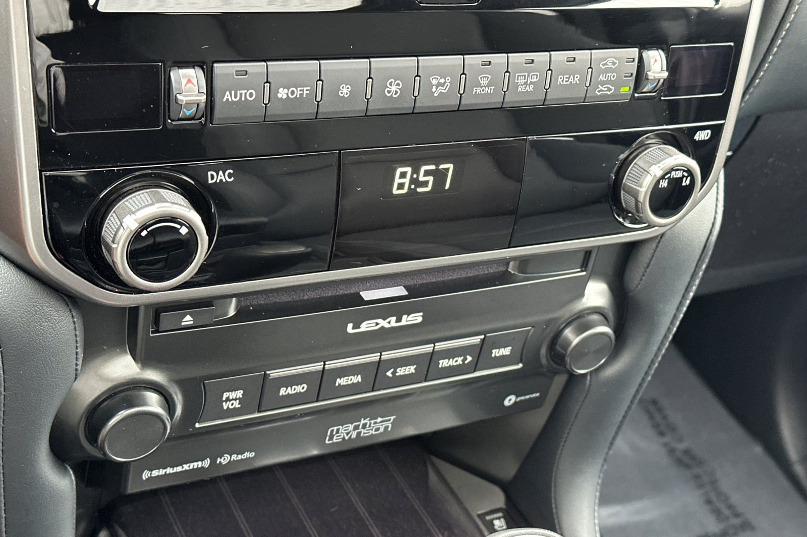 Used 2023 Lexus GX 460 Premium w/ Premium Plus Package AWD/4WD image 21