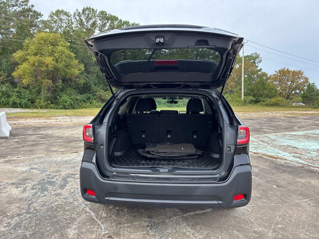 Used 2025 Subaru Outback Premium AWD/4WD image 18