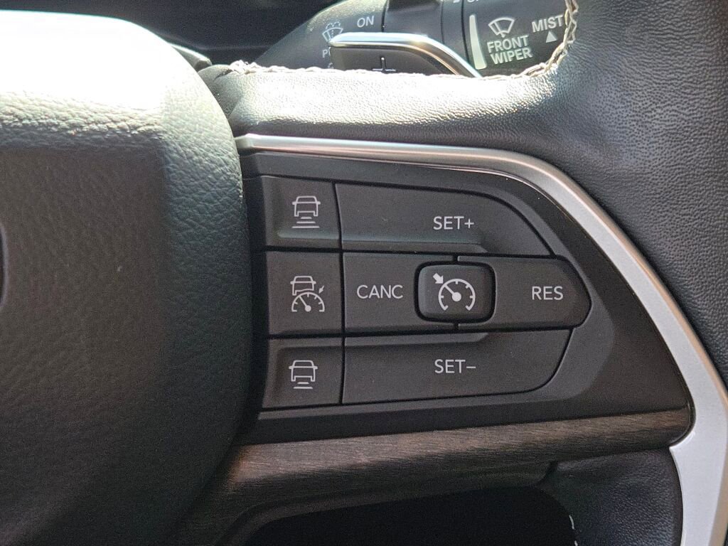 Certified 2022 Jeep Grand Cherokee L Limited AWD/4WD image 30