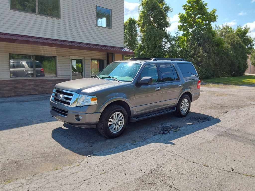 Used 2014 Ford Expedition XLT w/ Leather Seating Package AWD/4WD image 3