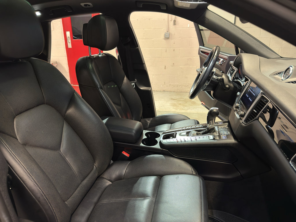 Used 2017 Porsche Macan AWD/4WD image 21