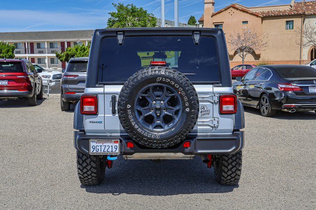 Used 2023 Jeep Wrangler Unlimited w/ Cold Weather Group AWD/4WD image 5