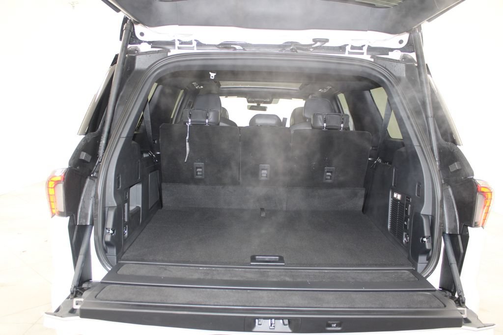 New 2025 Lincoln Navigator L Reserve w/ Jet Appearance Package AWD/4WD image 15