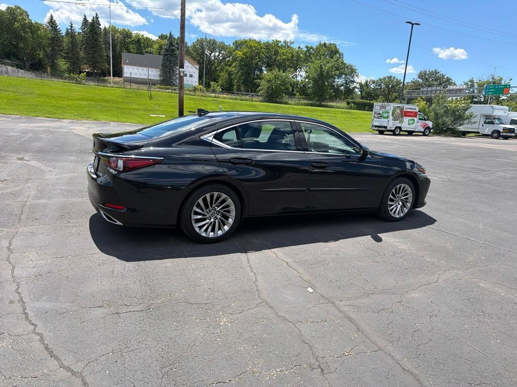 Used 2022 Lexus ES 350 Ultra Luxury w/ Accessory Package 2 FWD image 30