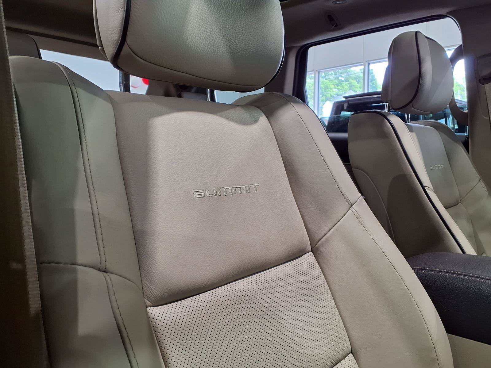 Certified 2020 Jeep Grand Cherokee Summit AWD/4WD image 23