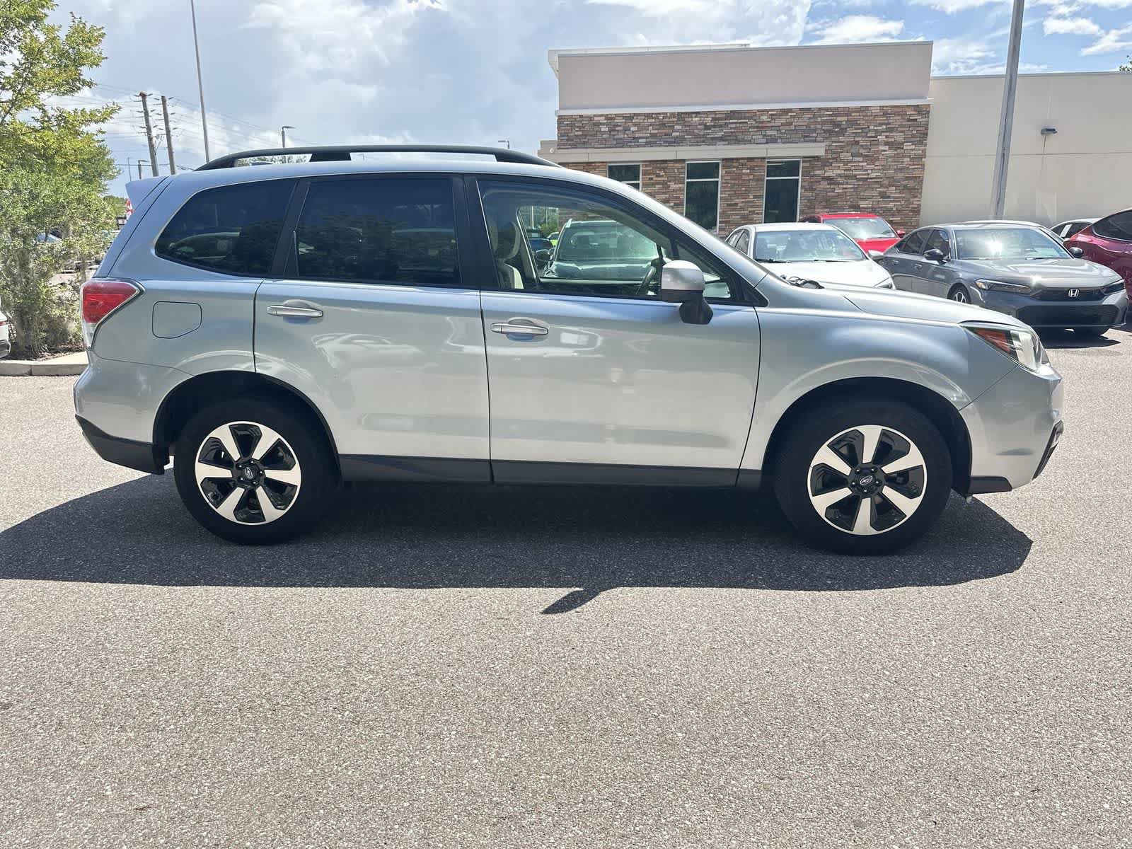 Used 2017 Subaru Forester 2.5i Premium AWD/4WD image 7