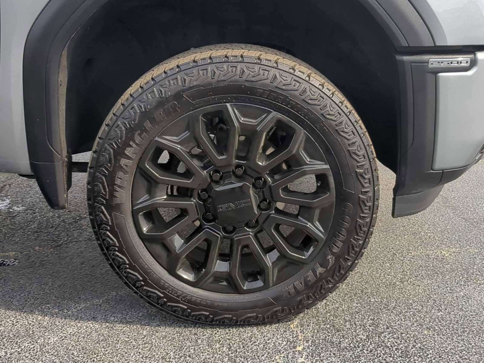 Used 2025 GMC Sierra 2500 Denali w/ Denali Reserve Package image 10