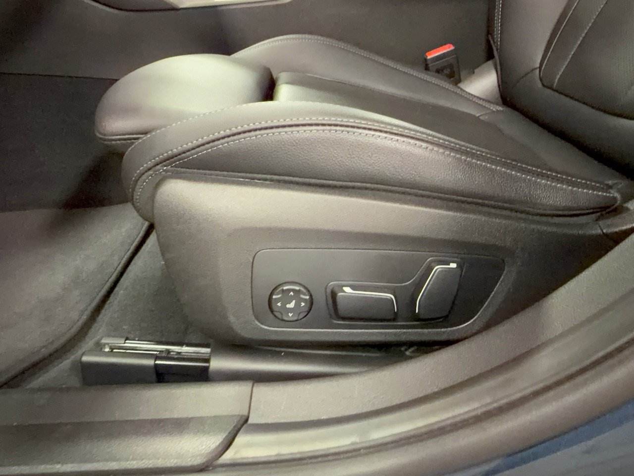Certified 2026 BMW 330i Sedan RWD image 16