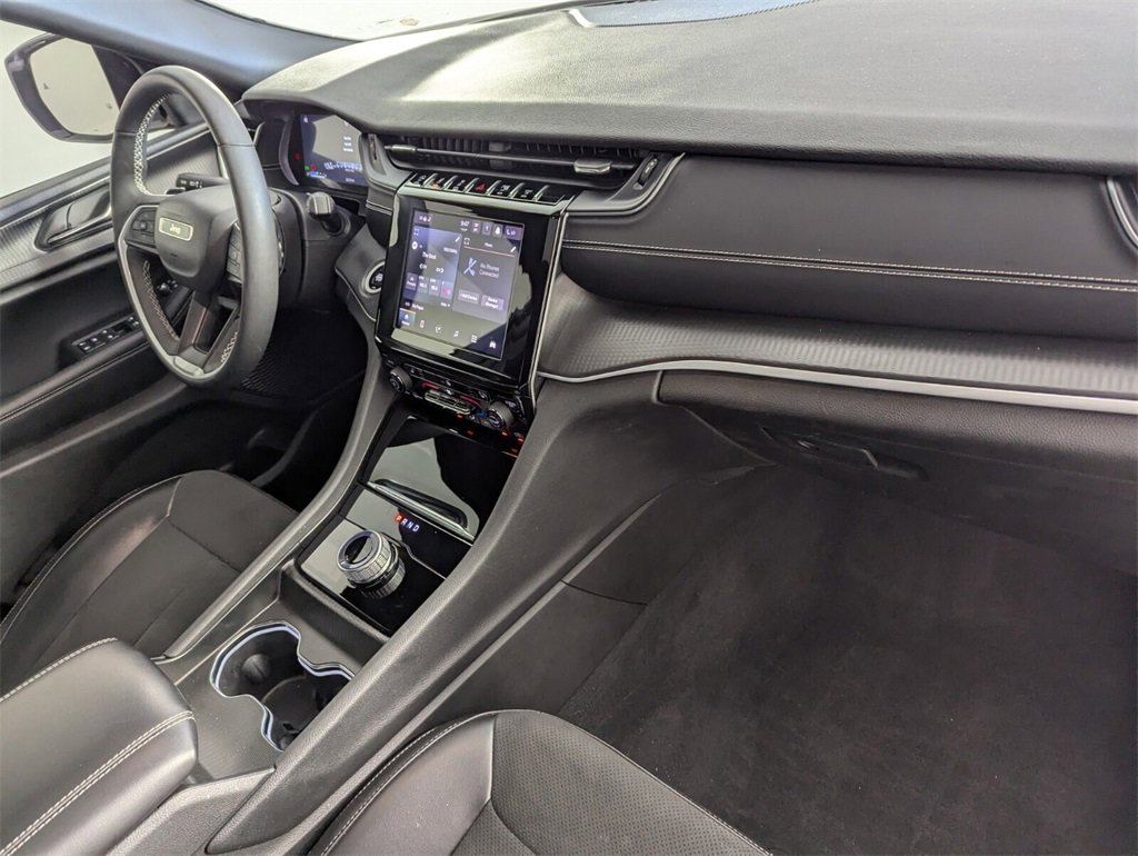 Certified 2024 Jeep Grand Cherokee L Altitude image 37