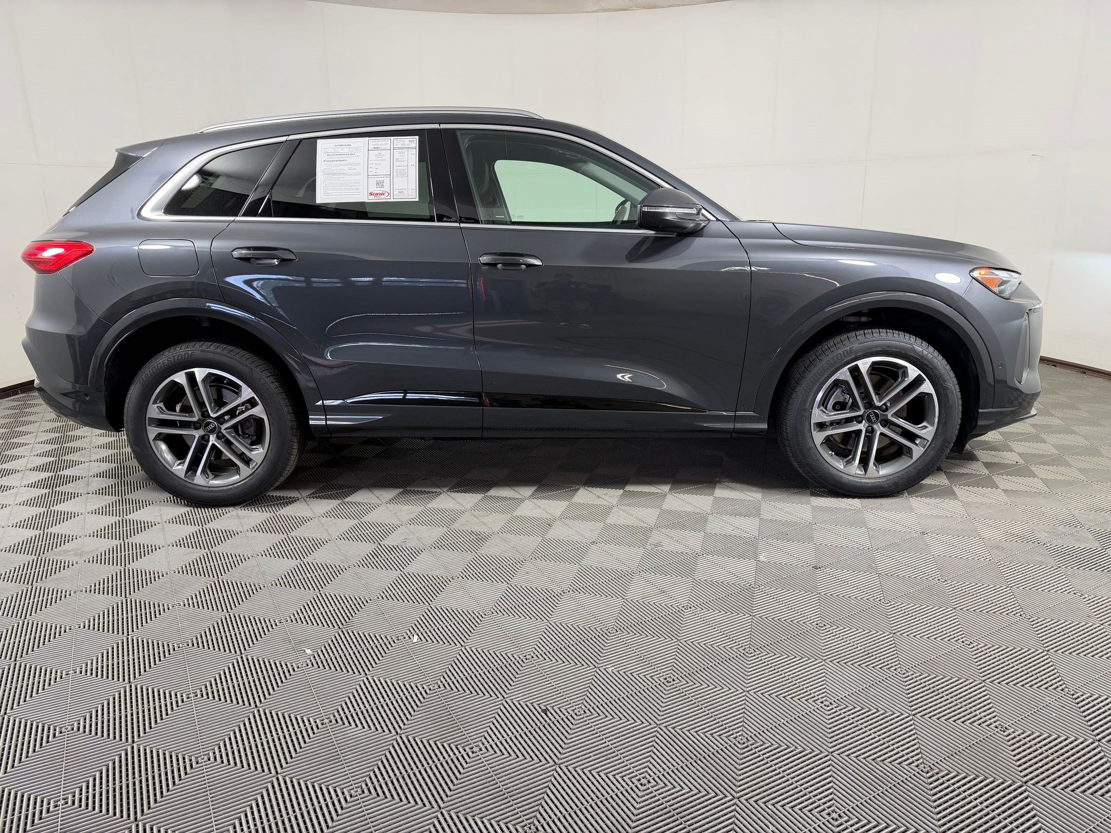 Certified 2025 Audi Q5 Premium w/ Convenience Package AWD/4WD image 8