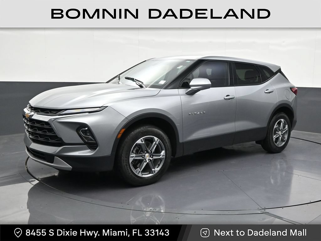 Used 2024 Chevrolet Blazer LT FWD image 1