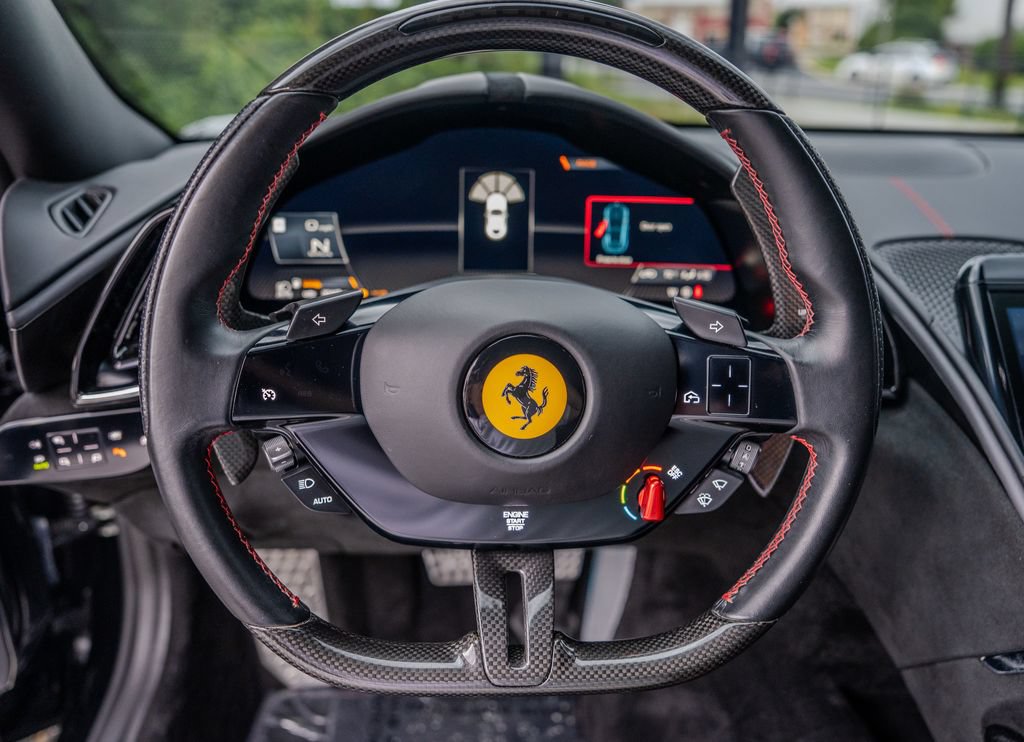 Used 2022 Ferrari Roma RWD image 5