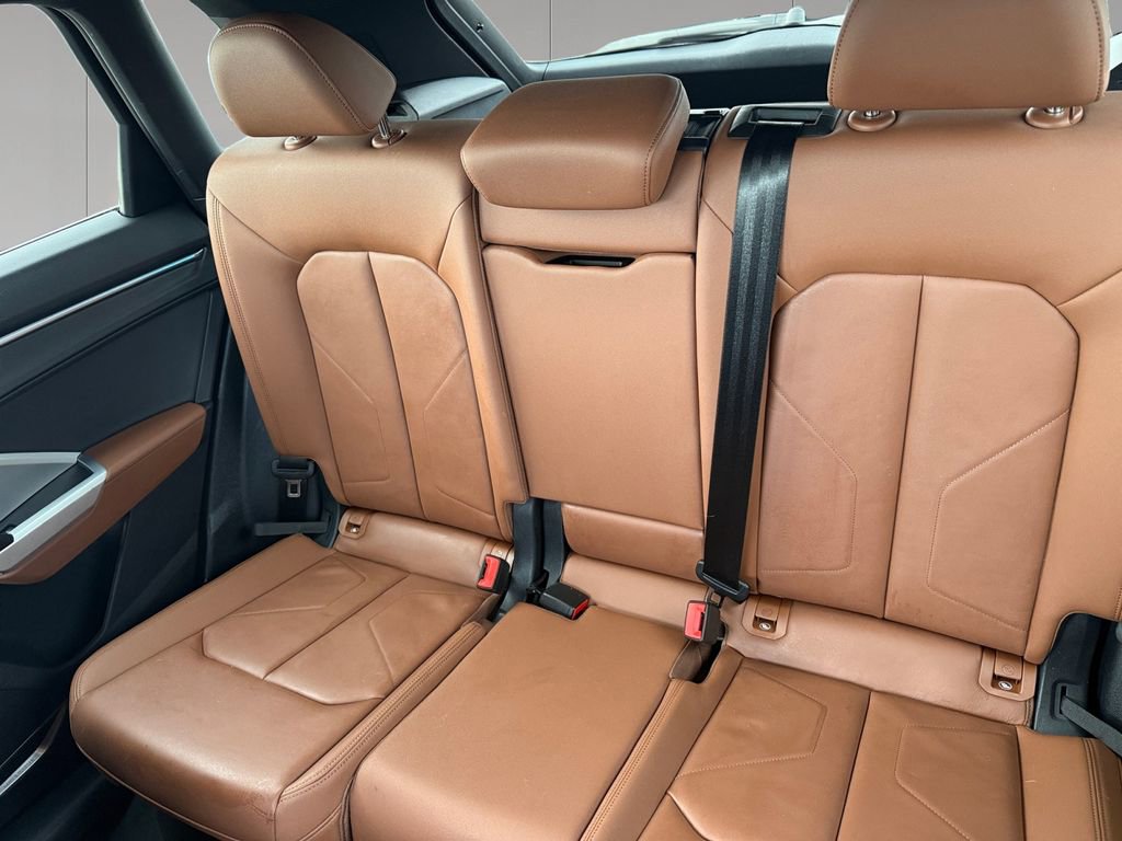 Used 2021 Audi Q3 2.0T Premium Plus w/ Premium Plus Package image 16