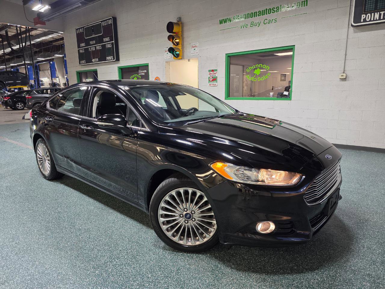 Used 2016 Ford Fusion Titanium AWD/4WD image 14