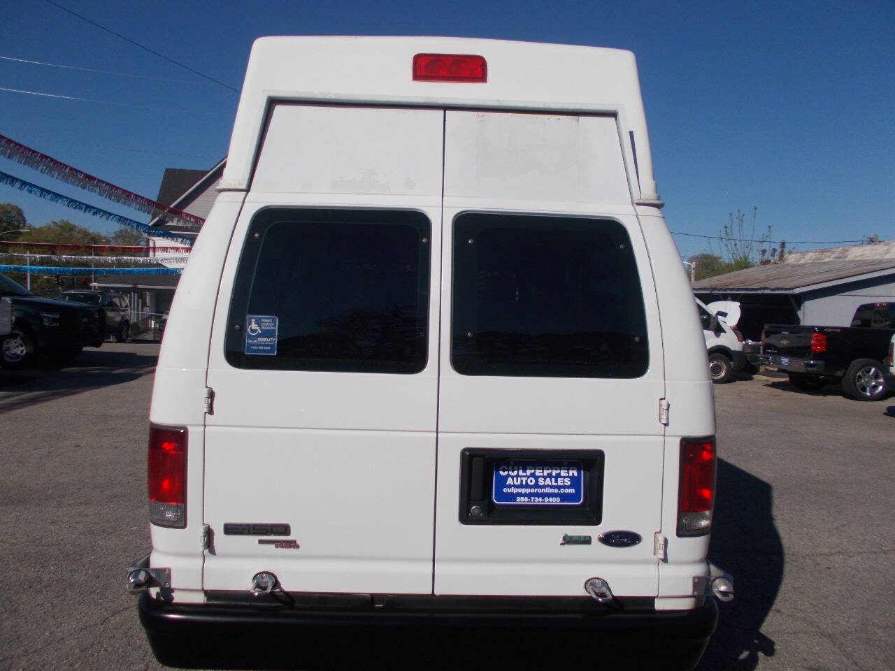 Used 2011 Ford E-150 and Econoline 150 w/ PWR Group RWD image 4