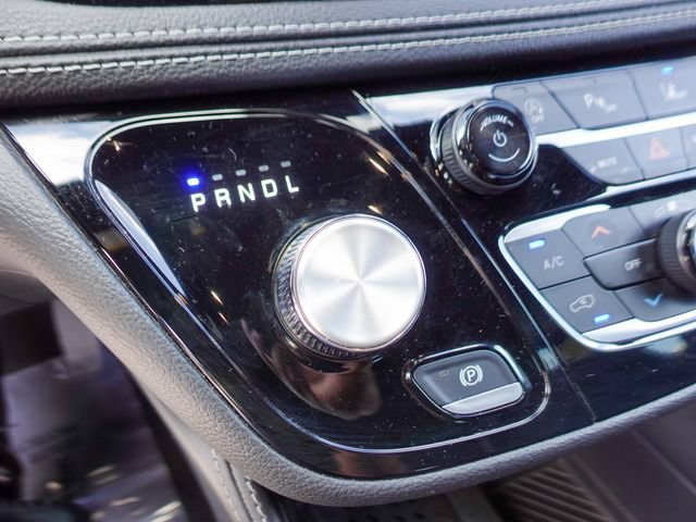 Used 2025 Chrysler Pacifica Limited FWD image 19