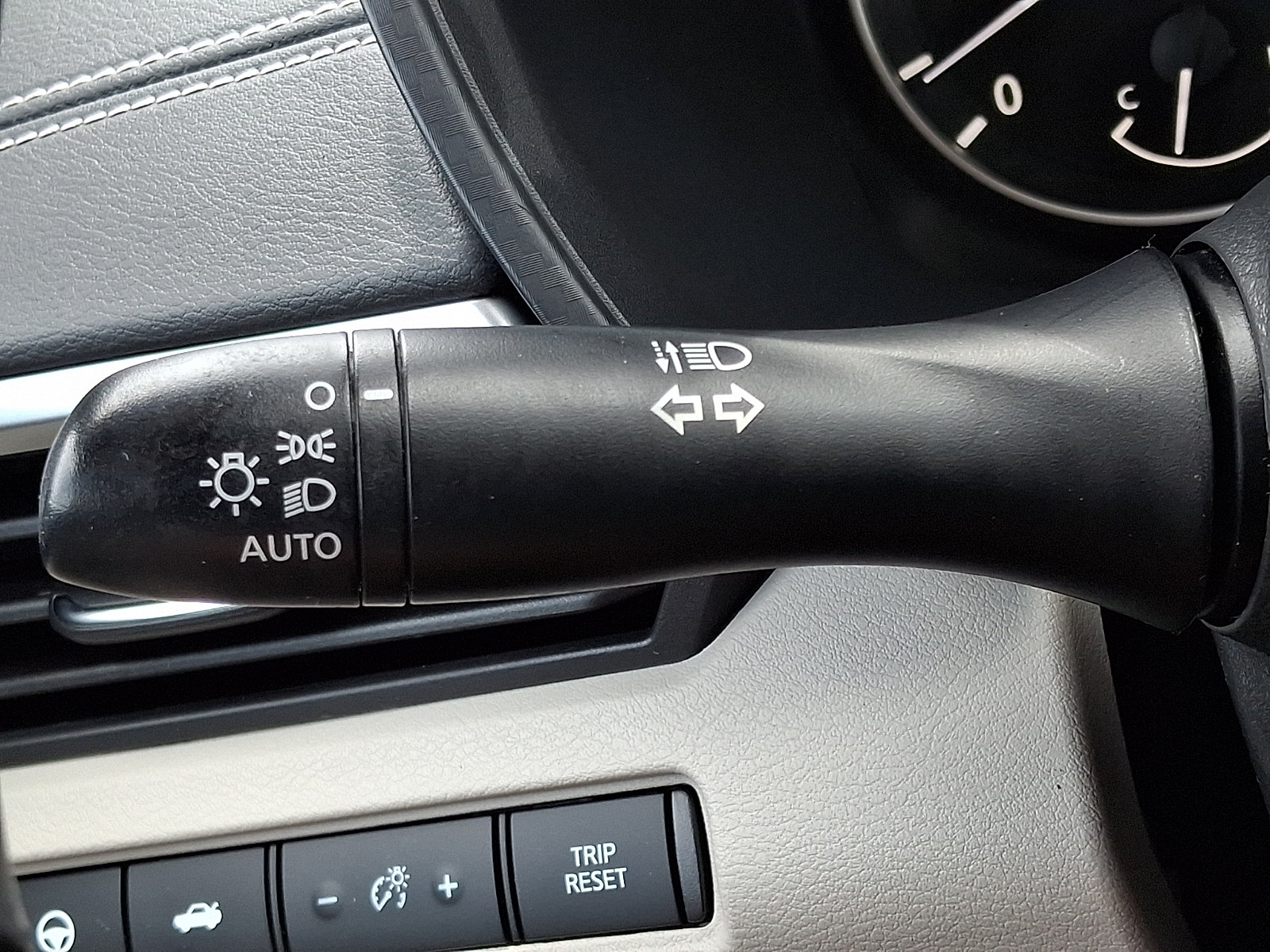 Used 2021 Nissan Altima 2.5 SV w/ SV Premium Package FWD image 26