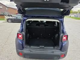 Used 2018 Jeep Renegade Latitude FWD image 13