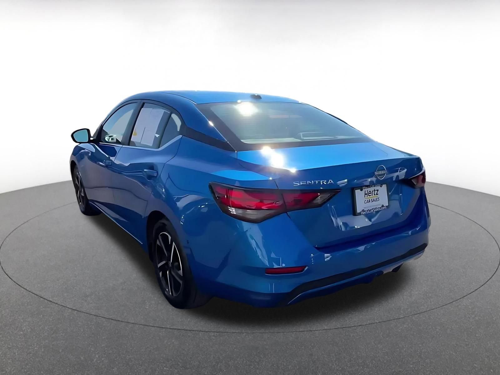 Used 2025 Nissan Sentra SV FWD image 11