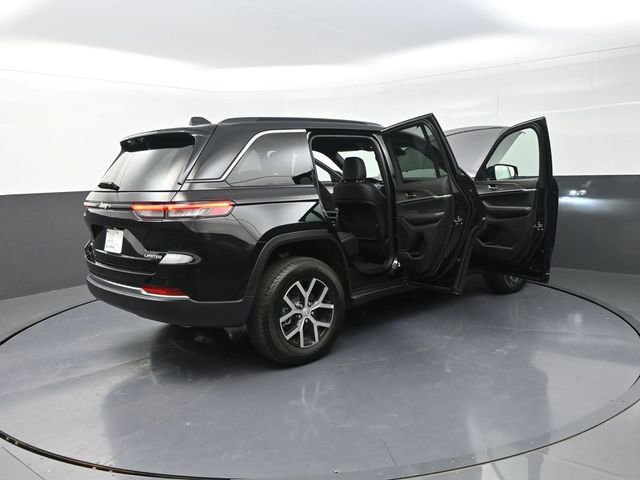 New 2025 Jeep Grand Cherokee Limited w/ Luxury Tech Group II image 34