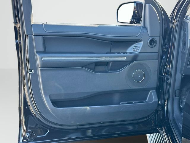 Used 2024 Ford Expedition XLT image 13