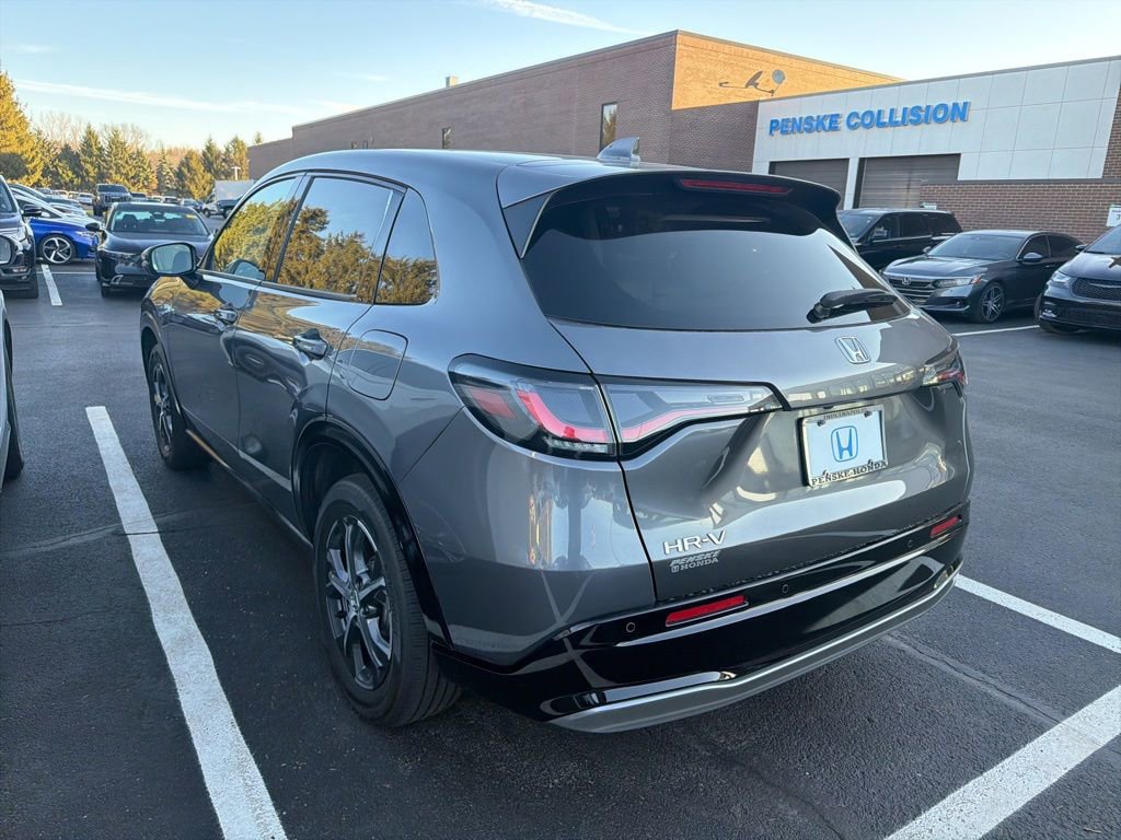 Used 2024 Honda HR-V EX-L image 2