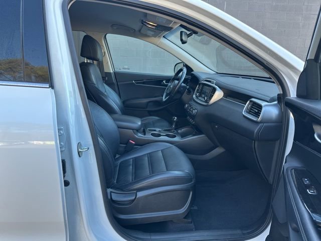 Used 2017 Kia Sorento LX w/ LX Convenience Package image 17