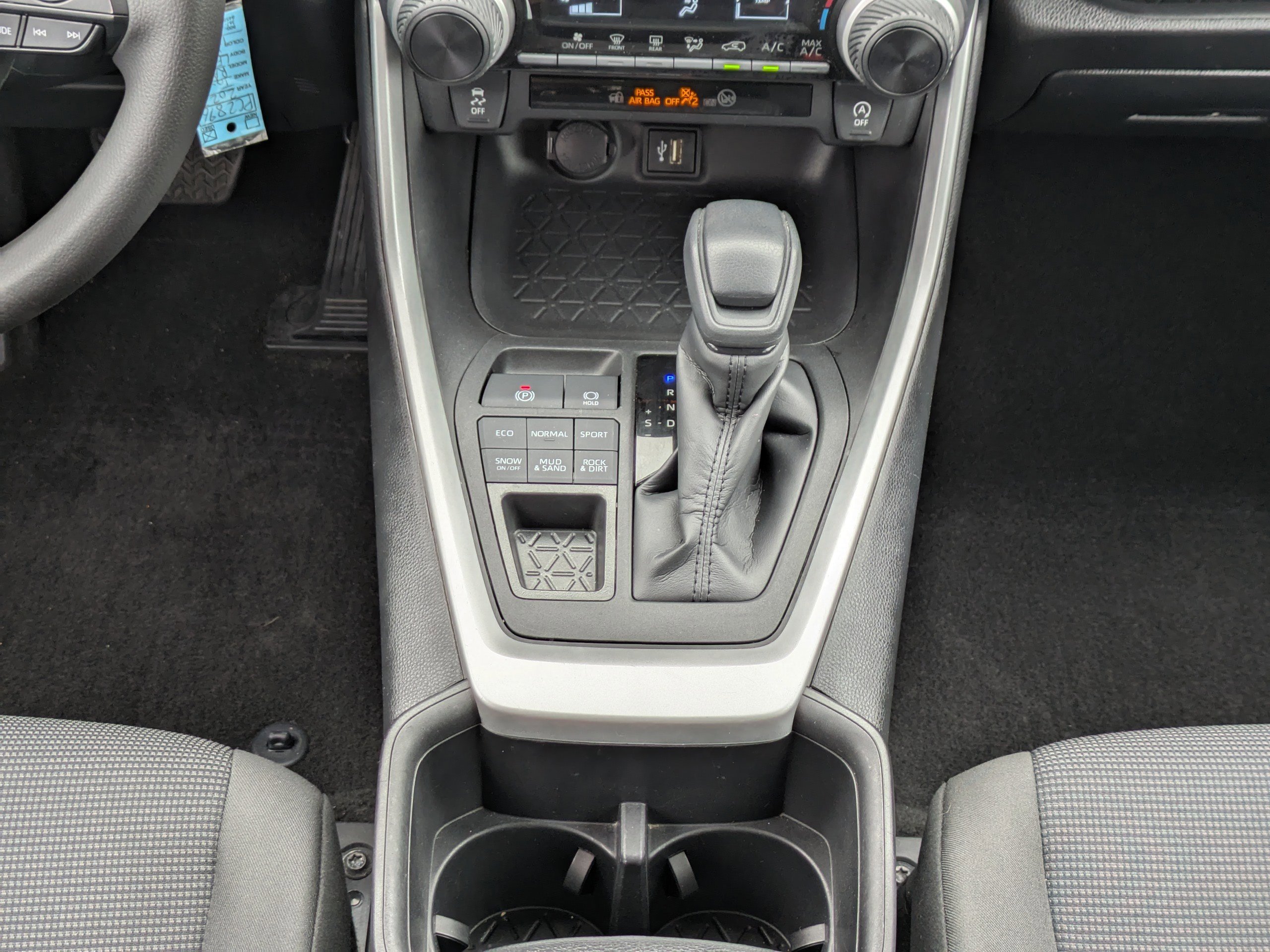 Used 2023 Toyota RAV4 LE image 17