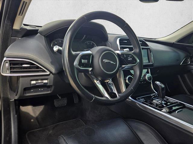 Used 2020 Jaguar XE S RWD image 9