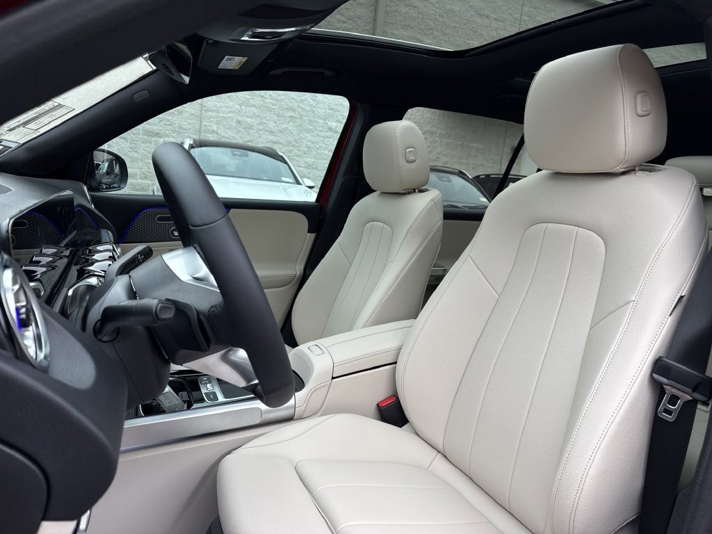 Certified 2025 Mercedes-Benz GLB 250 image 12