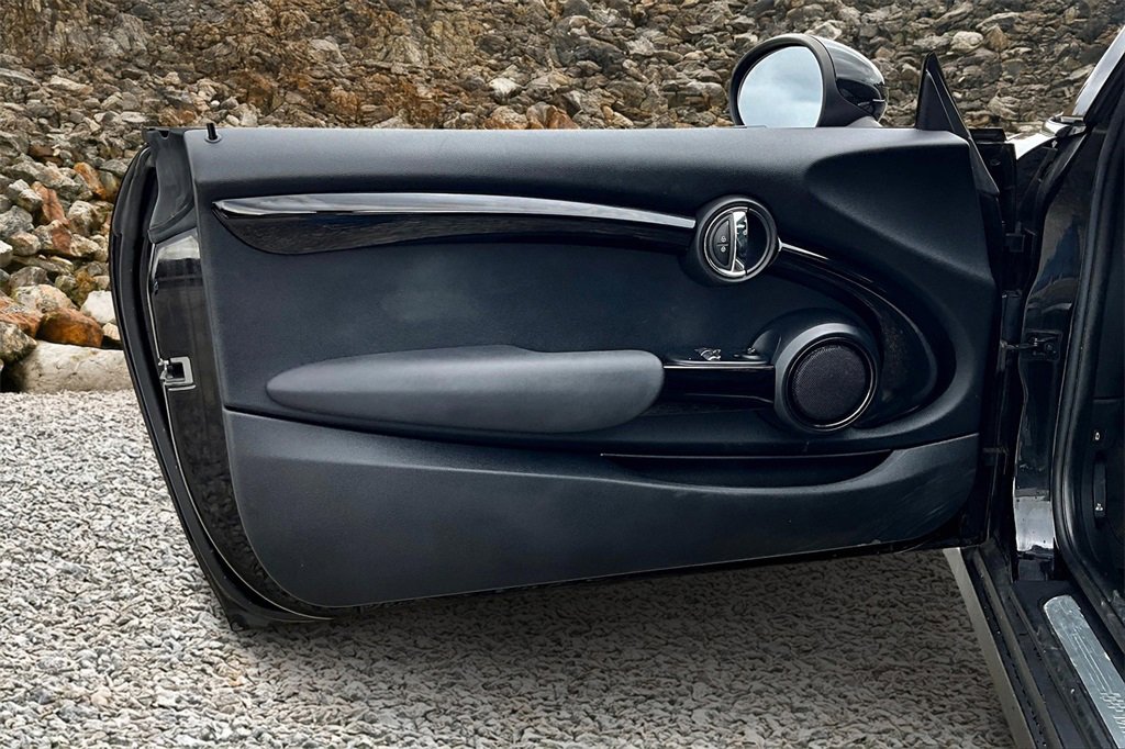 Used 2019 MINI Cooper S image 17