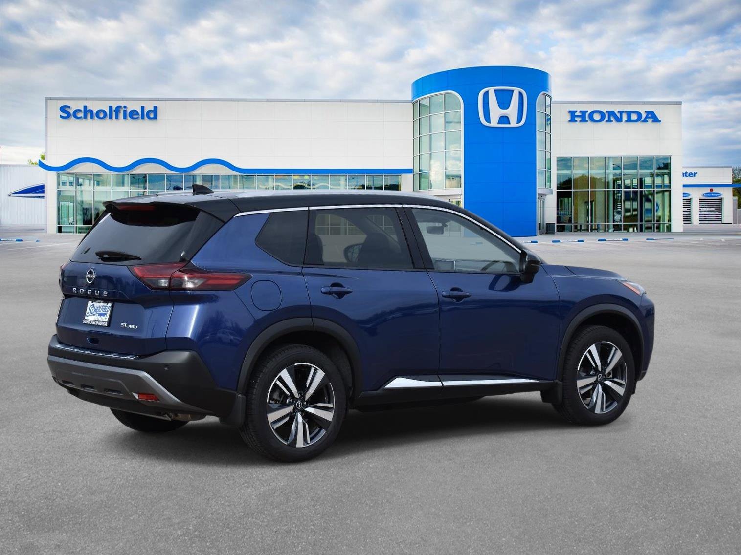 Used 2023 Nissan Rogue SL image 3