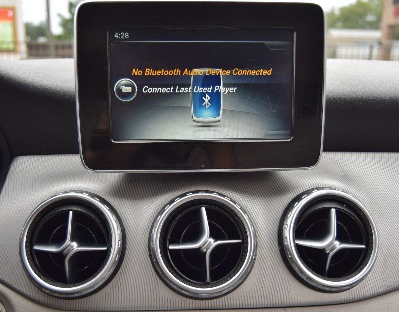 Used 2017 Mercedes-Benz GLA 250 4MATIC image 28